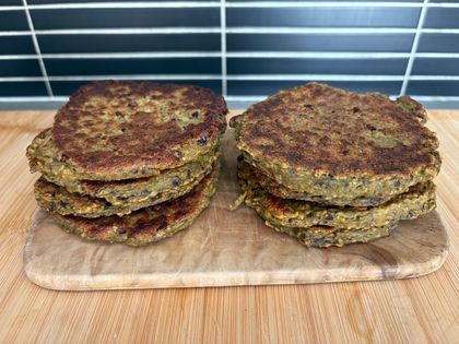 Cover image for Hulk Burger (broccoli patties)
