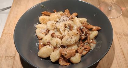 Cover image for Gnocchis & Mushrooms