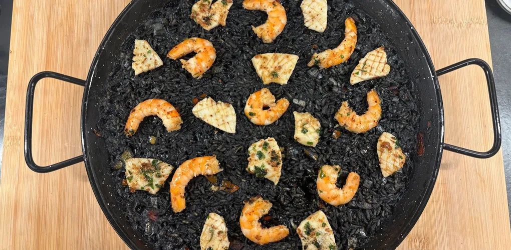 Cover for Paella Negra